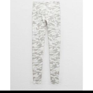 Aerie Chill Play Move White & Grey Camo Leggings